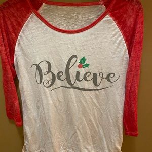 Womens Medium Holiday Tshirt
